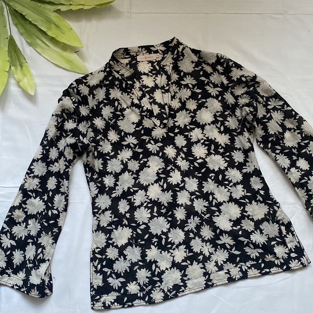⭐️Tory Burch Black and White Floral Print Blouse⭐️